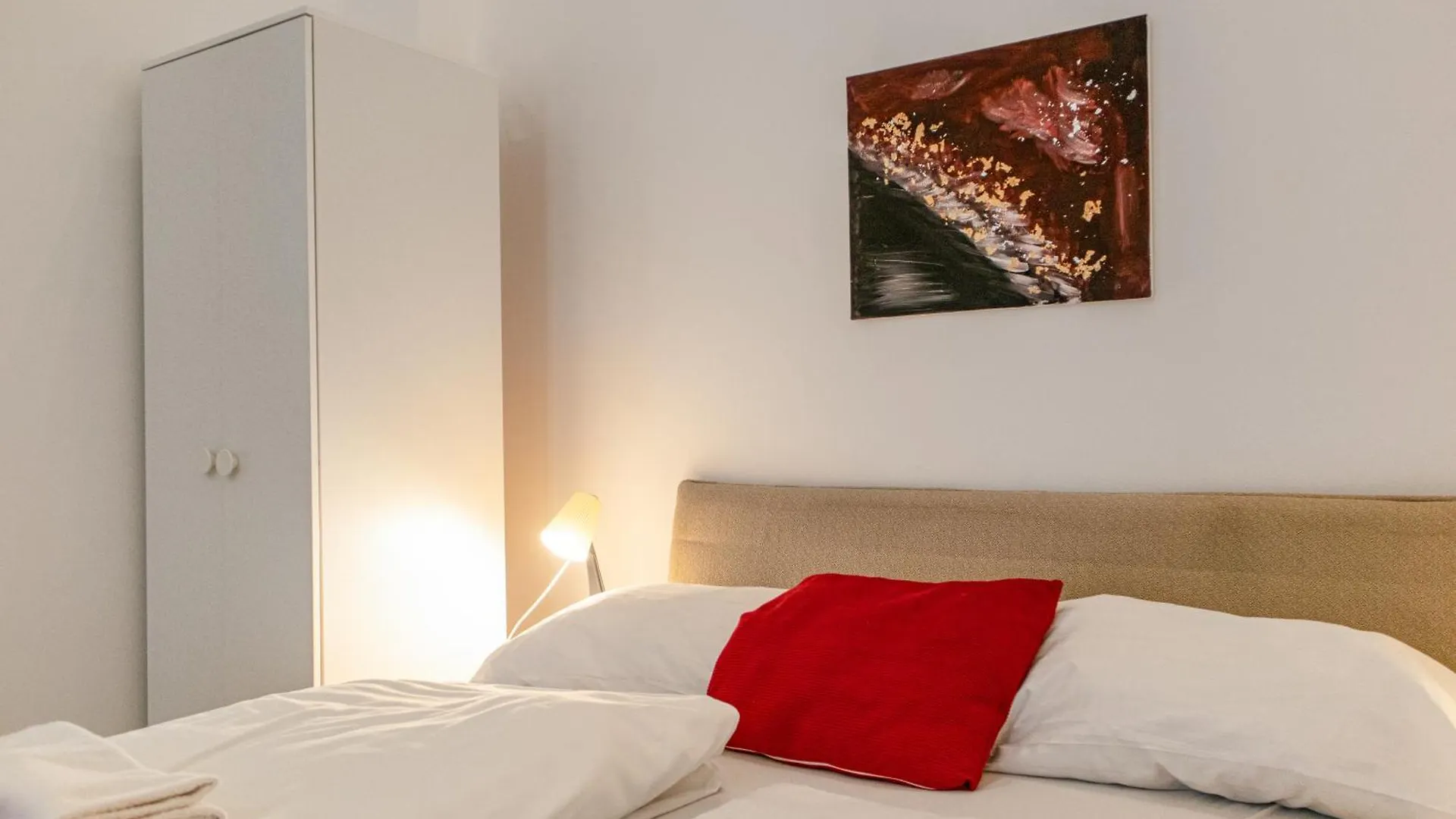 וינה 2 Spacious Apts For 6P, Only 7Min To Stadthalle דירה