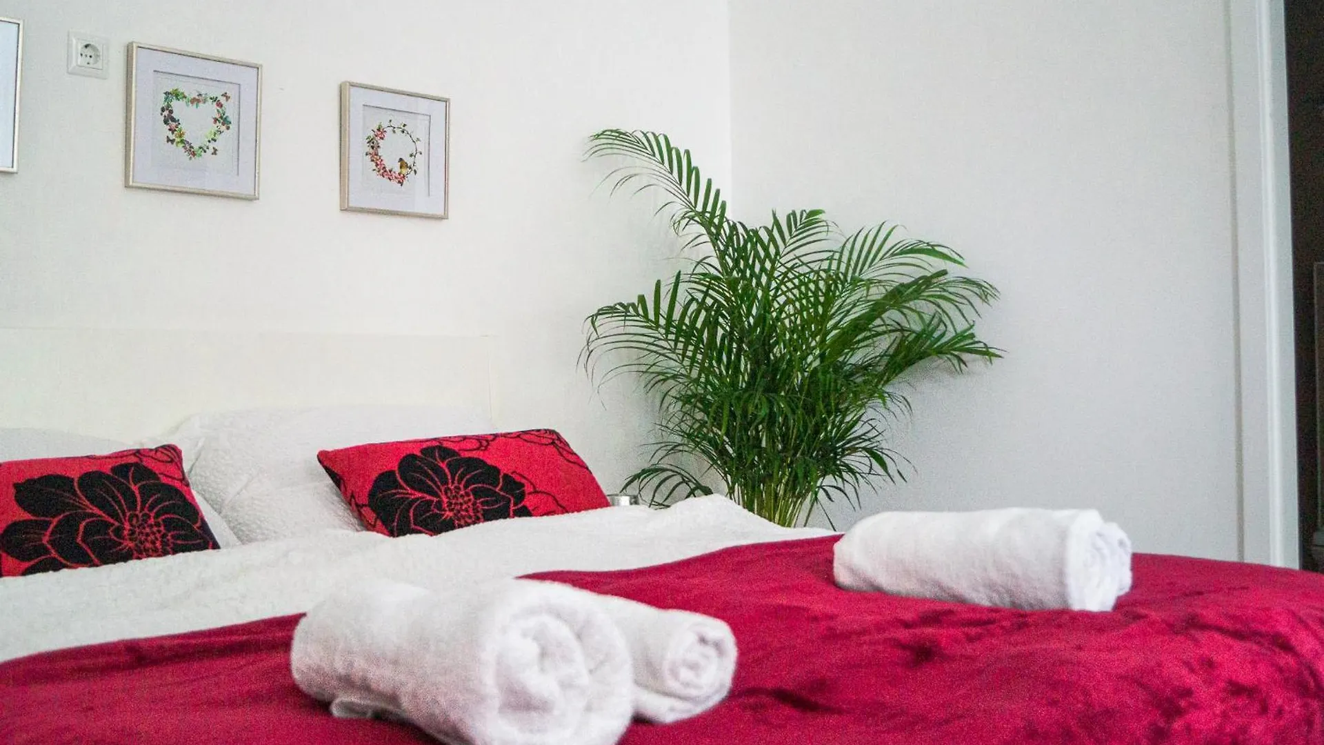 וינה 2 Spacious Apts For 6P, Only 7Min To Stadthalle דירה