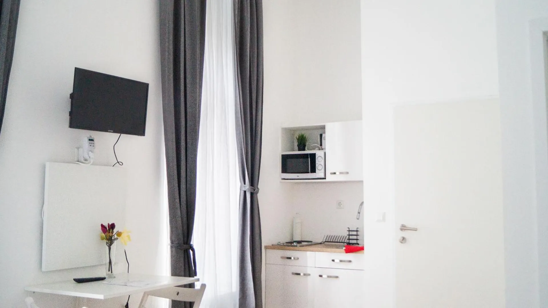 וינה 2 Spacious Apts For 6P, Only 7Min To Stadthalle דירה
