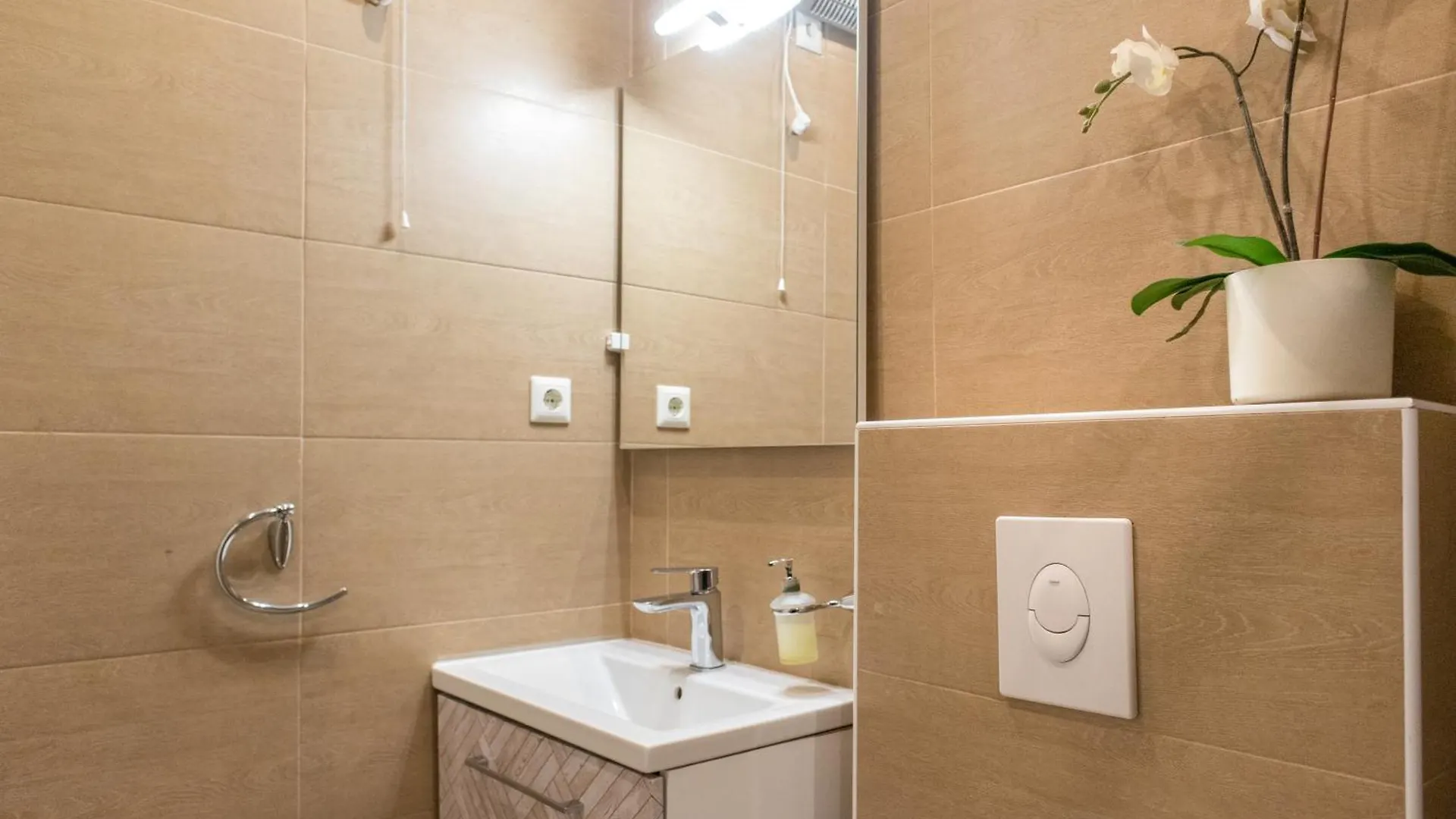 דירה וינה 2 Spacious Apts For 6P, Only 7Min To Stadthalle אוסטריה