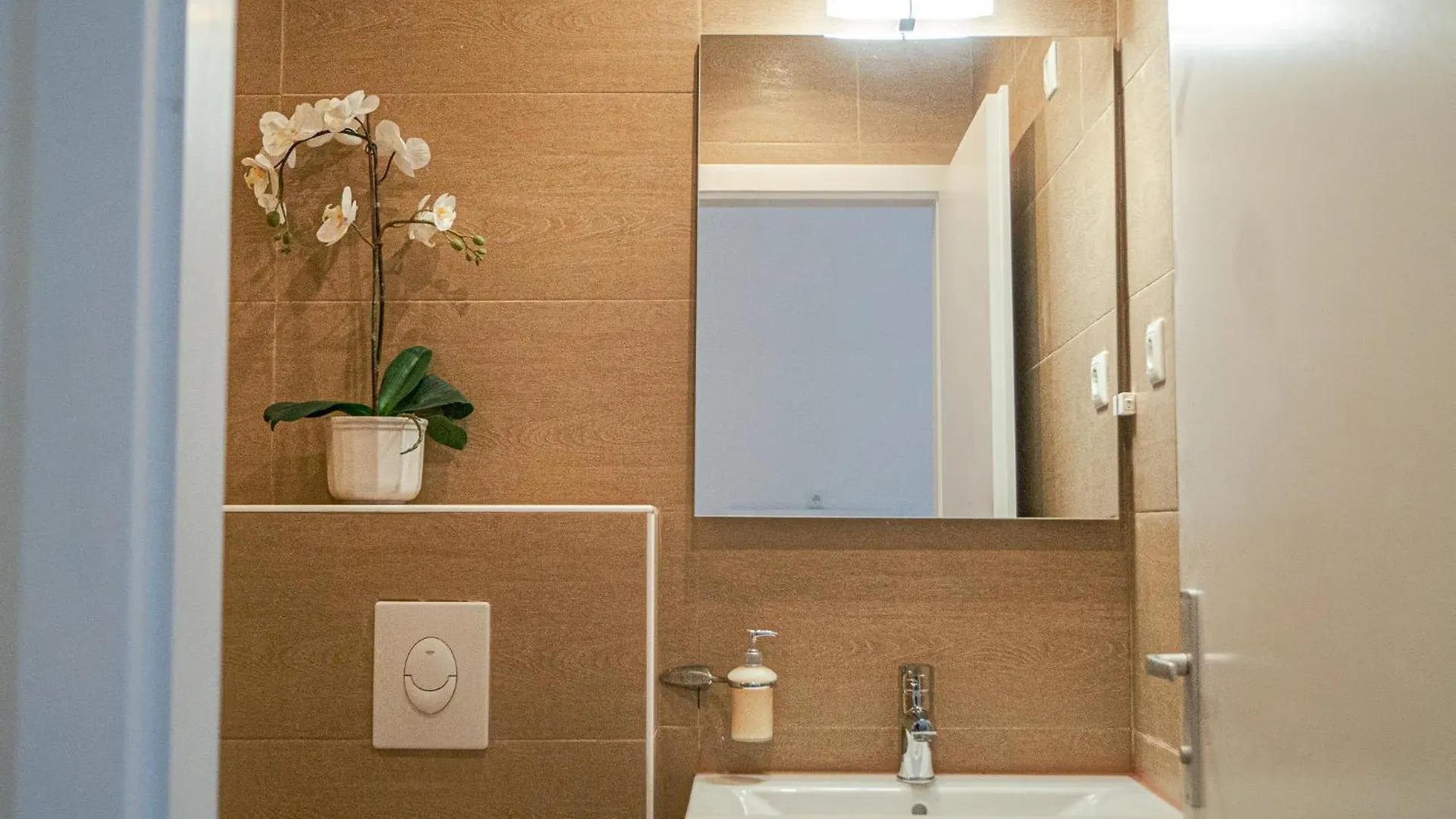 וינה 2 Spacious Apts For 6P, Only 7Min To Stadthalle אוסטריה